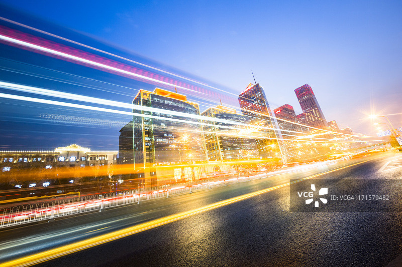 城市夜间交通图片素材