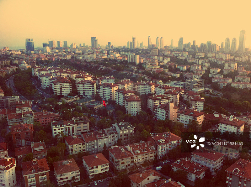 土耳其伊斯坦布尔埃蒂莱尔的房屋和摩天大楼航拍图片素材