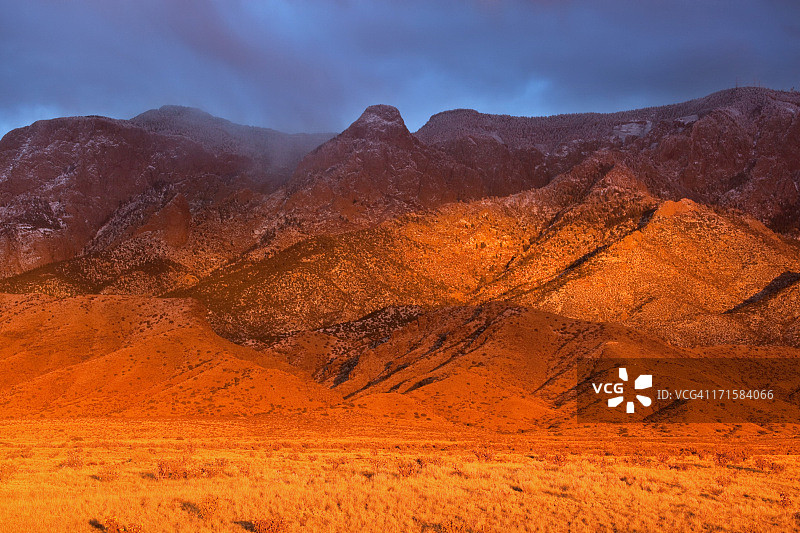 鲜艳的风景山日落图片素材