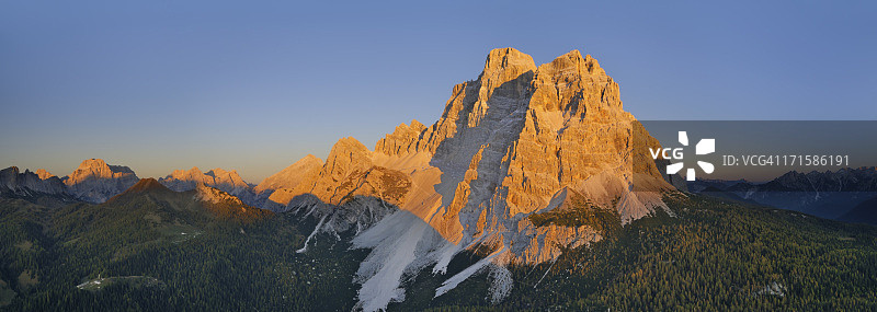 意大利多洛米蒂山佩尔莫山图片素材