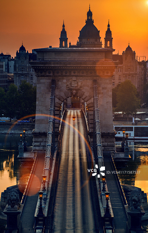 教堂日出图片素材