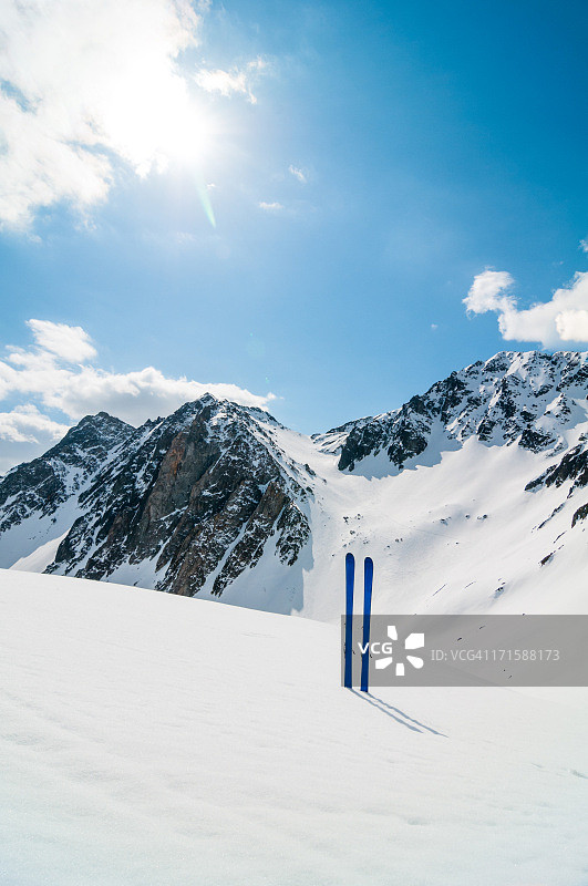 冬季高山滑雪景观图片素材