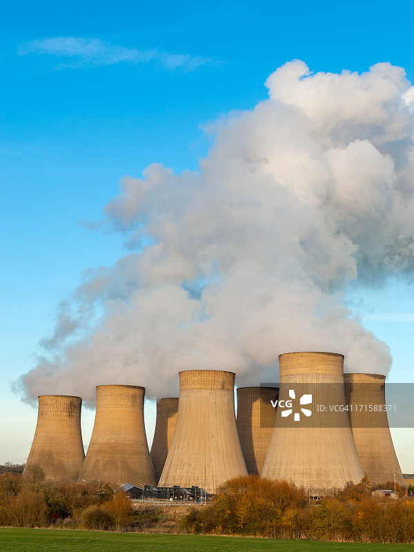 电站冷却塔图片素材