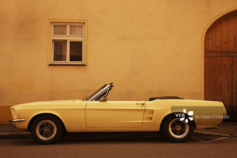 街头美国老爷车图片素材