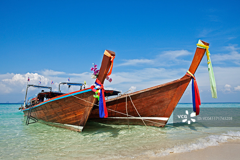 甲米府波达岛长尾船图片素材