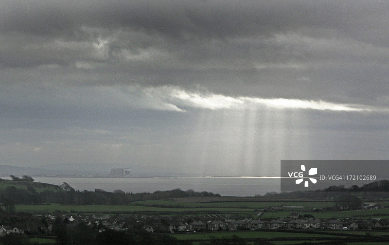 莫克姆湾：阳光下的希舍姆图片素材