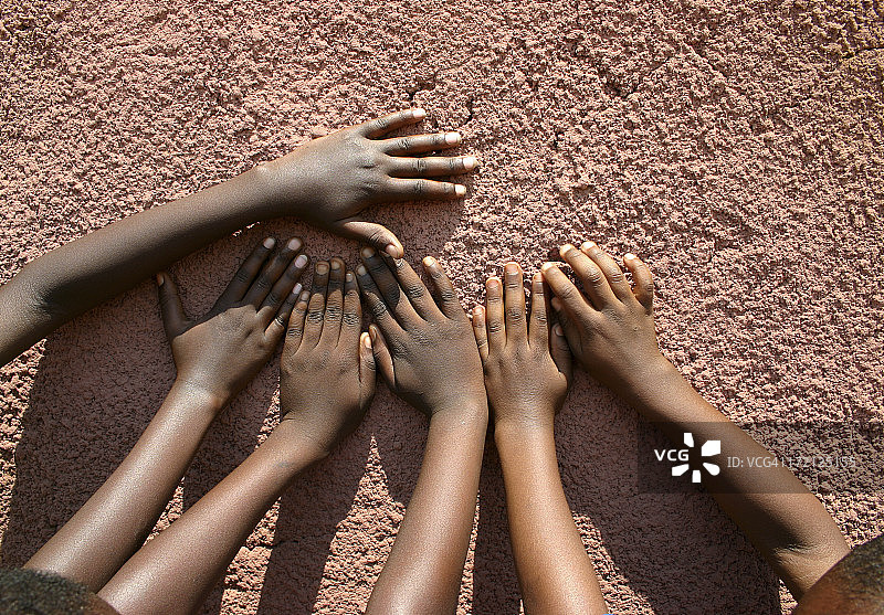 墙上的手 II图片素材