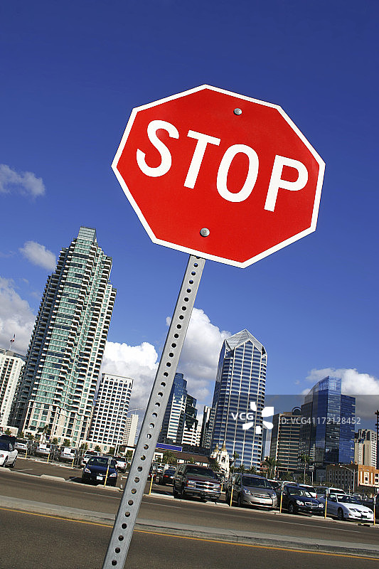 城市停车标志图片素材