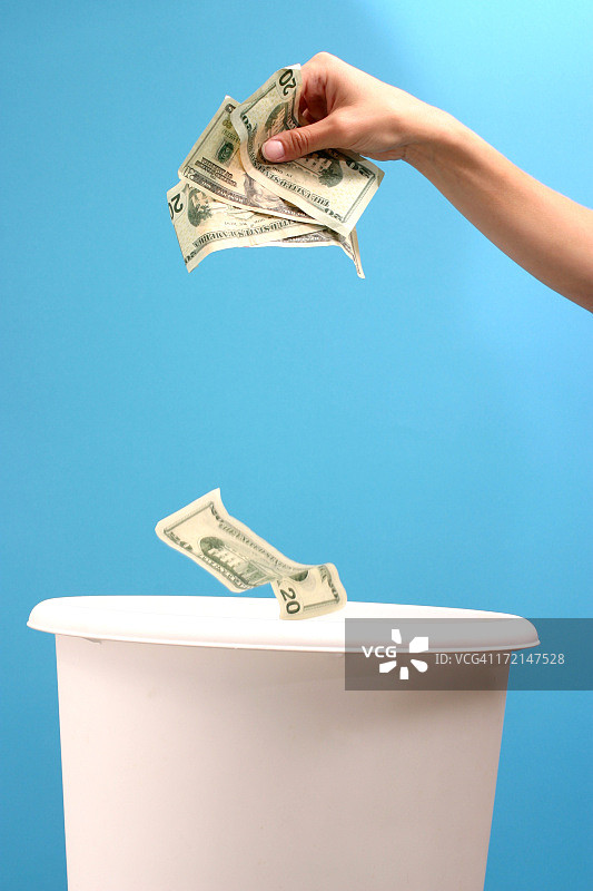 挥霍金钱图片素材