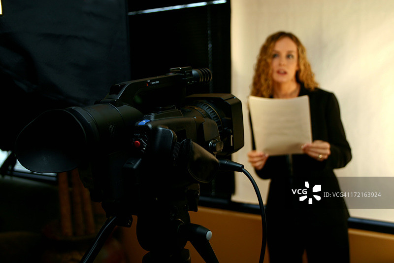 在镜头前图片素材