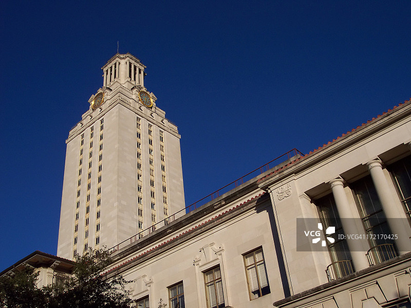 左侧钟楼图片素材