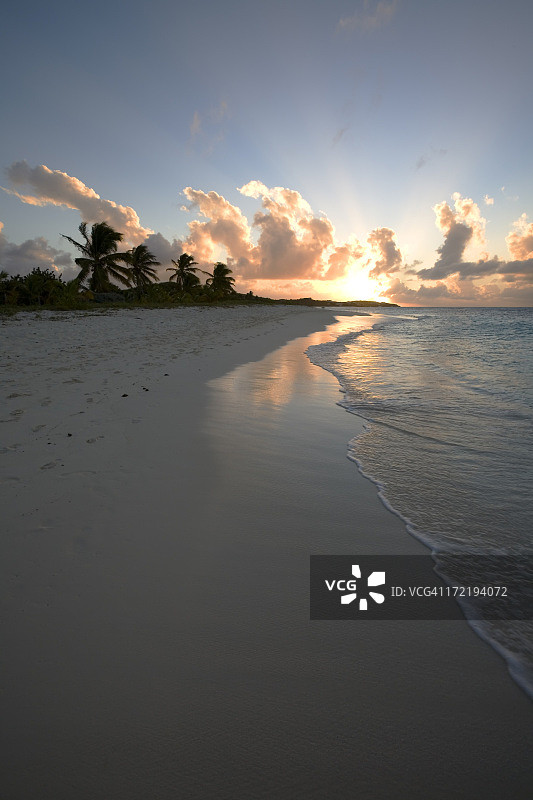 安圭拉的加勒比海日落图片素材