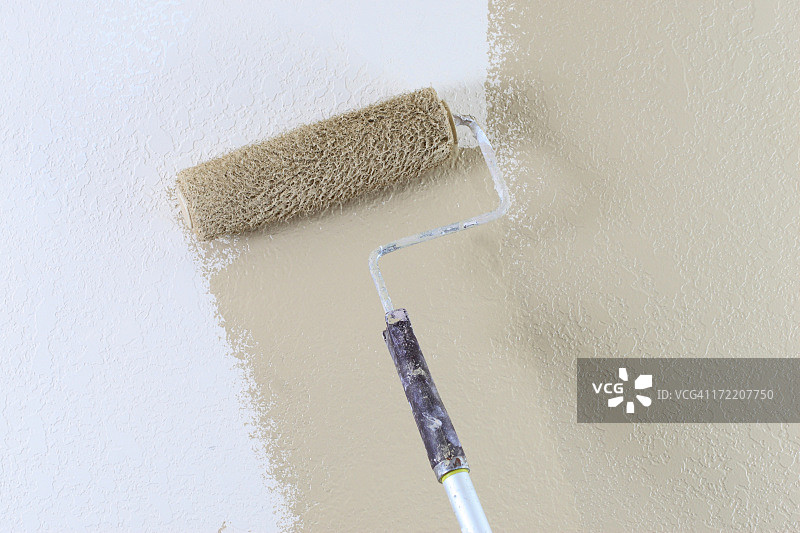 滚动的新鲜油漆（手绘）图片素材