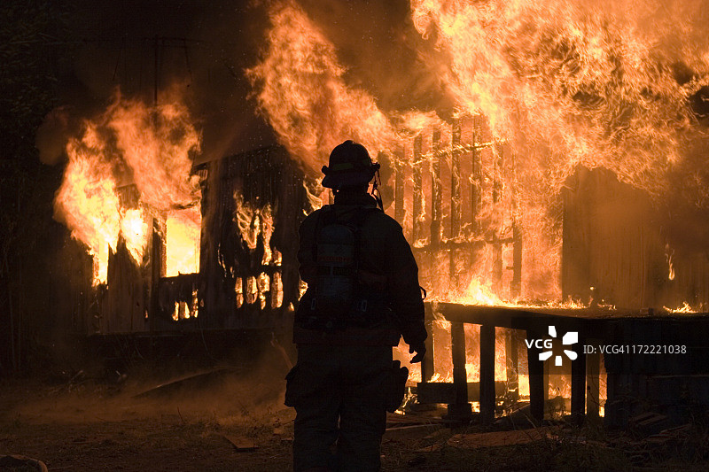 暗夜火海图片素材
