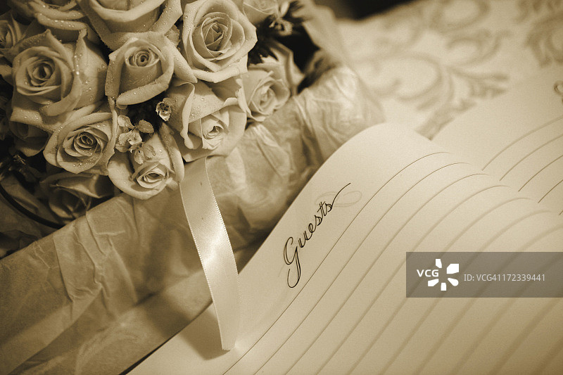 带留言簿的玫瑰图片素材