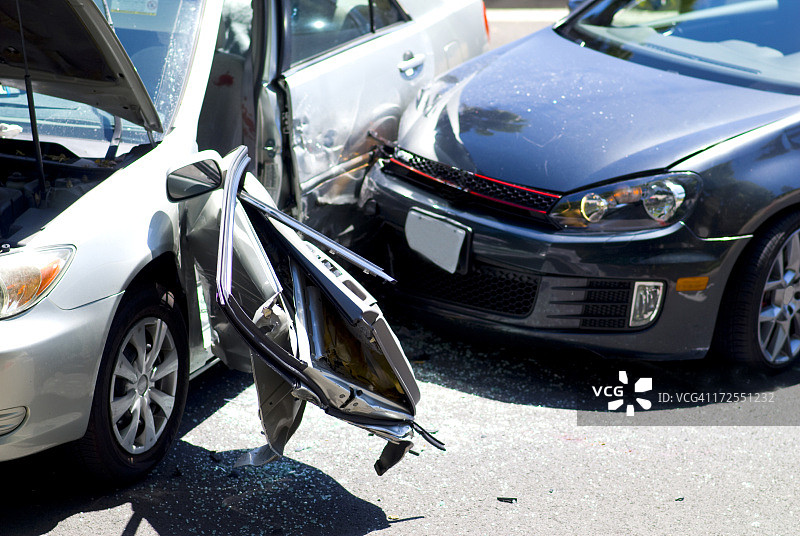 两车相撞图片素材