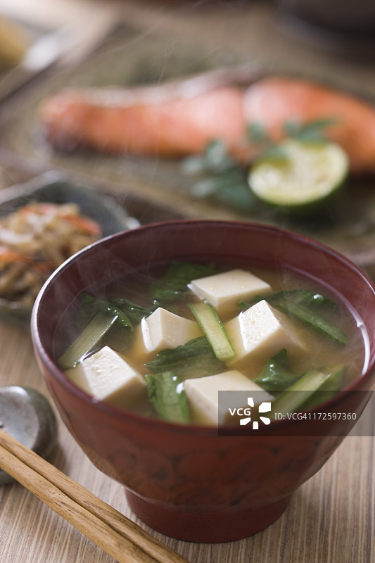 豆腐小松菜味增汤图片素材