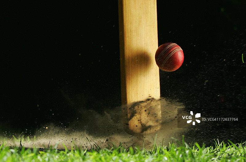 板球球棒击球特写图片素材