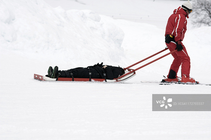 冬季救援图片素材