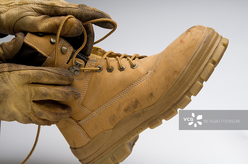 穿工作靴图片素材