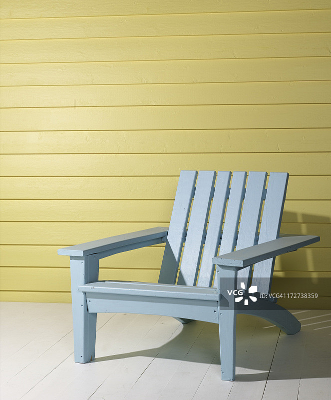 门廊上的海滩椅图片素材