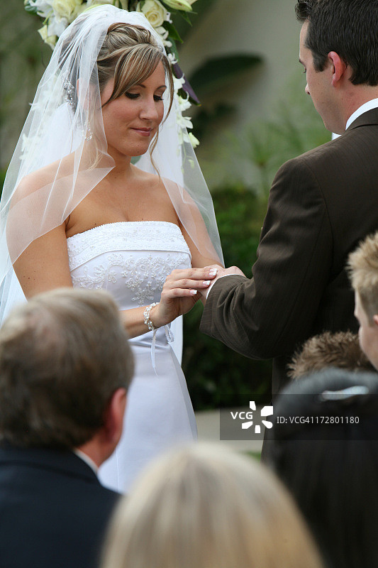 用这枚戒指图片素材