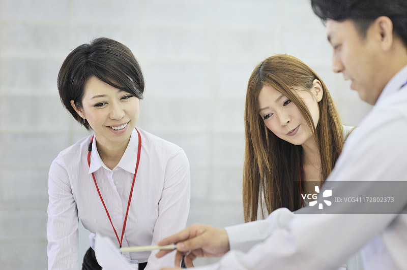 商务人士正在开会。图片素材