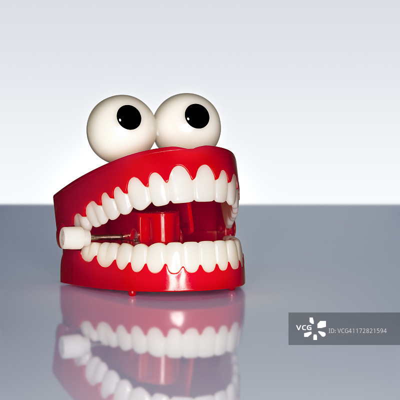 带眼睛的时钟齿轮图片素材