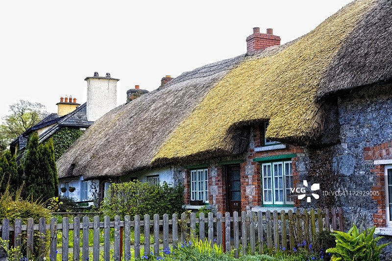 茅草屋顶小屋图片素材