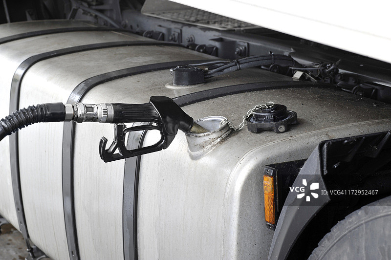 加满油箱图片素材