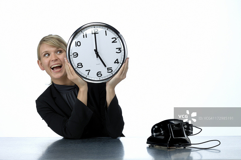 离开办公室的时间图片素材