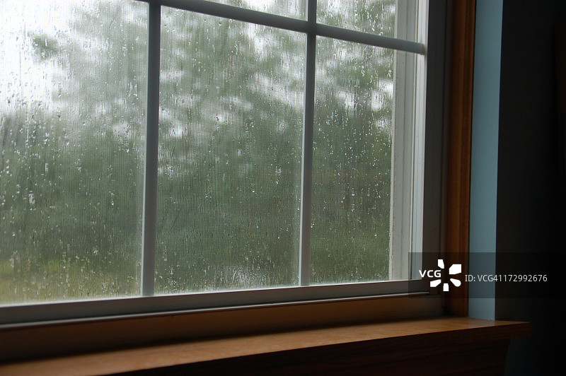 雨中的窗户图片素材