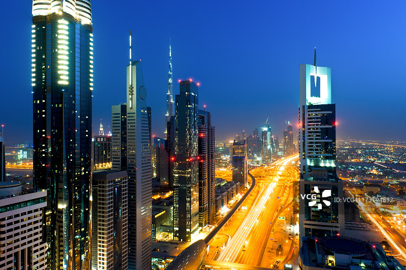 迪拜谢赫扎耶德路天际线图片素材