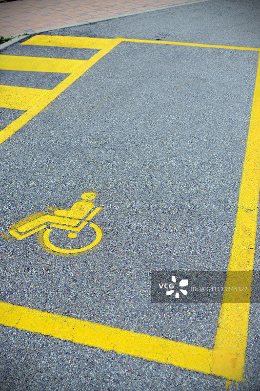 残疾人专用停车位图片素材