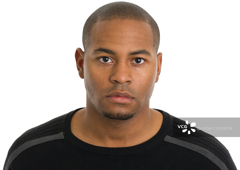 表情严肃的年轻男子头像图片素材