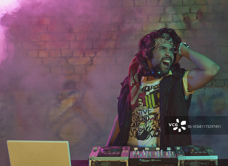 DJ播放音乐图片素材