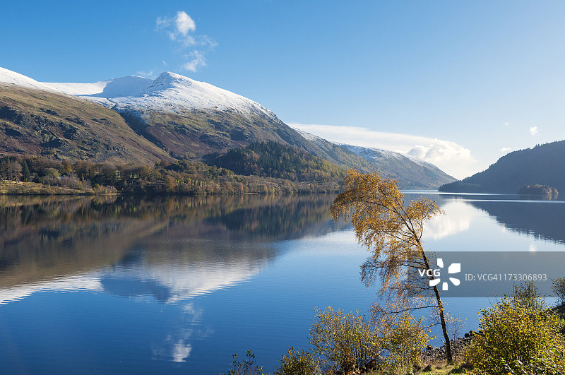 从瑟尔米尔湖看海尔费林山，湖区图片素材