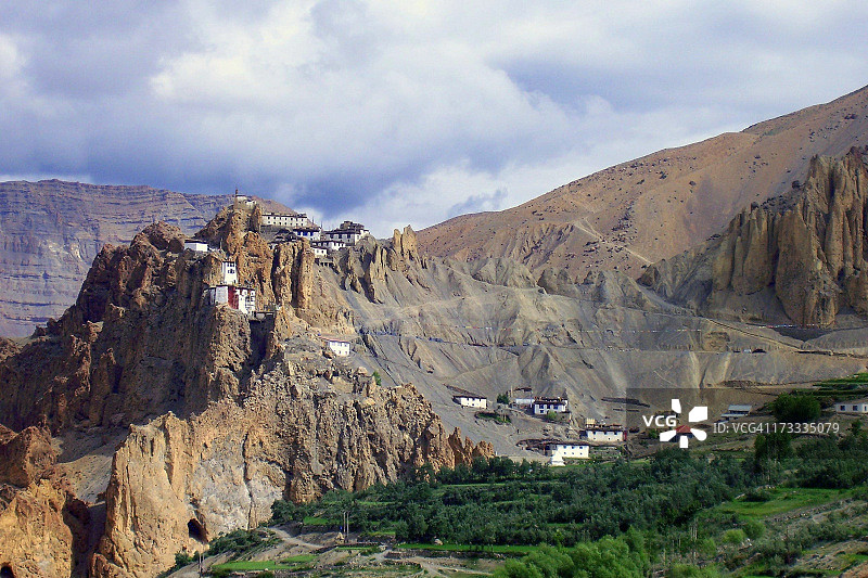 寒冷沙漠中的宁静温暖图片素材