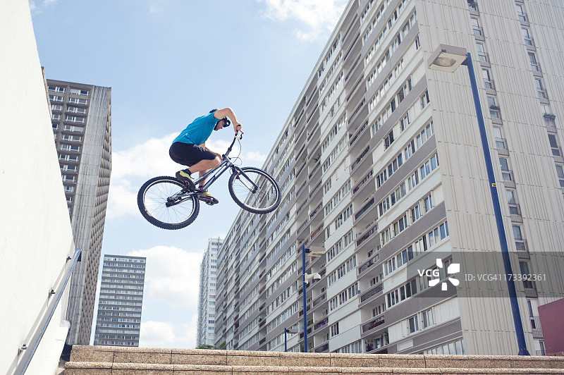 骑自行车图片素材