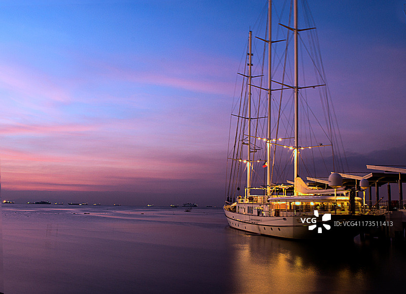 菲律宾马尼拉帕赛市的渡轮图片素材