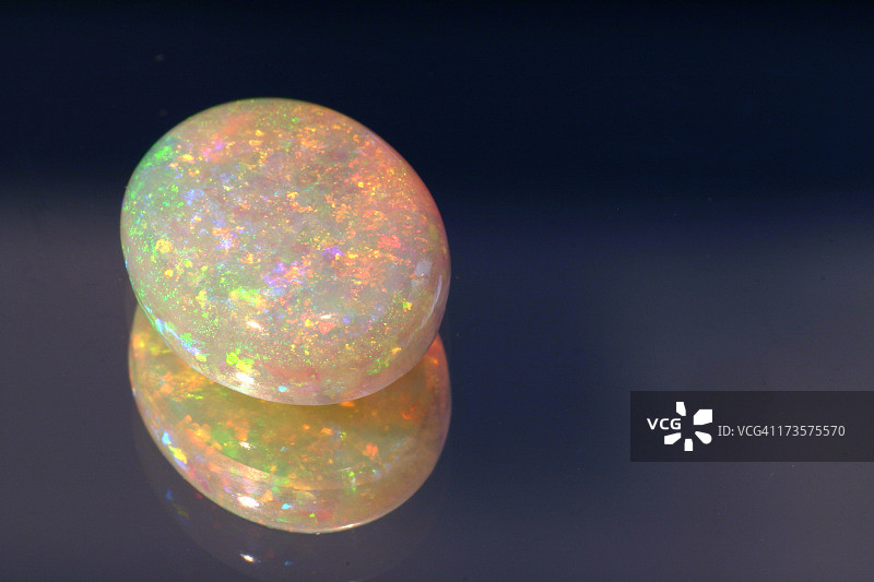 蛋白石图片素材