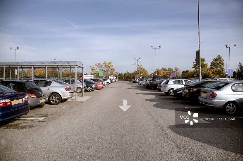 曼彻斯特超市停车场图片素材