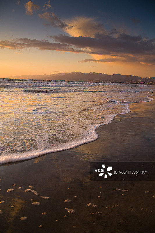 圣莫尼卡海滩潮汐图片素材