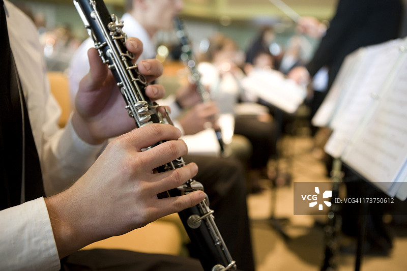 管弦乐队单簧管演奏员图片素材