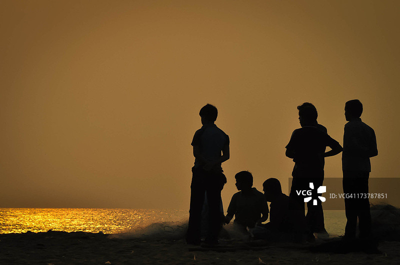 清晨等待……图片素材