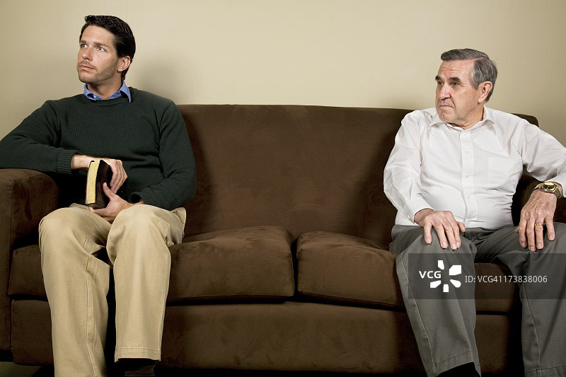 年轻人和导师之间的敌意图片素材