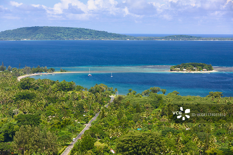 维拉港梅莱湾的隐匿岛屿图片素材