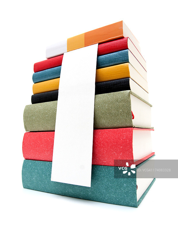 白色背景上的书堆图片素材