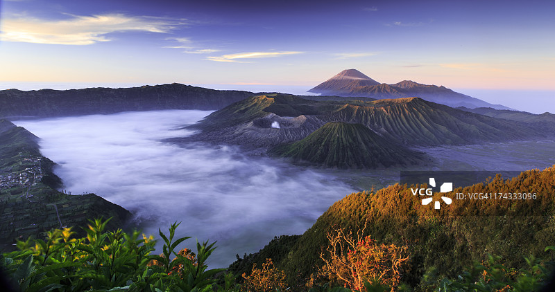 布罗莫火山日出图片素材