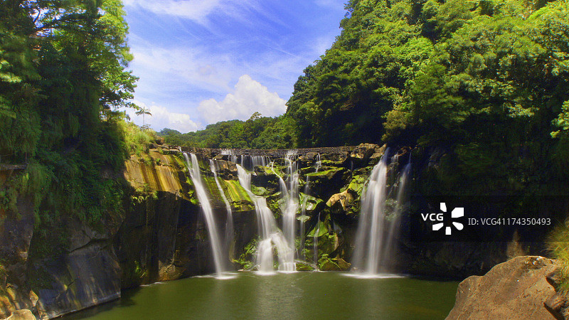 十分瀑布图片素材